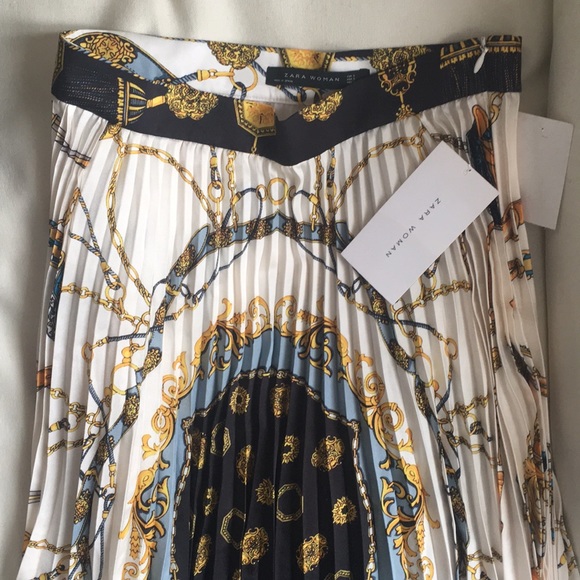 NWT ๐ ZARA ๐ Print Chain Pleated Skirt ๐ Small - Picture 8 of 8